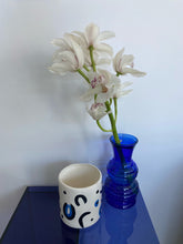 Load image into Gallery viewer, KarFein Vase